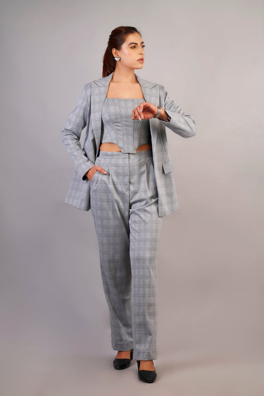 Swarovski grey Corporate Chic Outfit